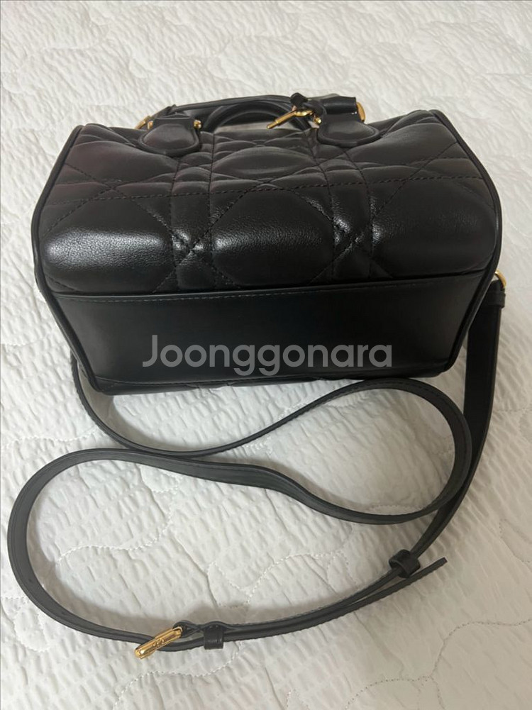 디올 블랙 퀼팅 미니백--4