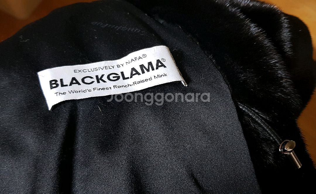 성진모피 블랙그라마 휘메일 풀후드 롱밍크코트--2