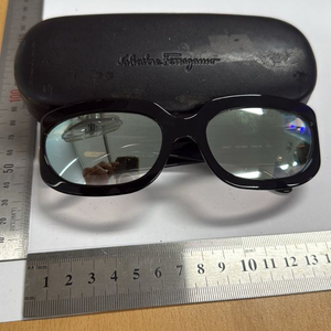 페라가모 선글라스