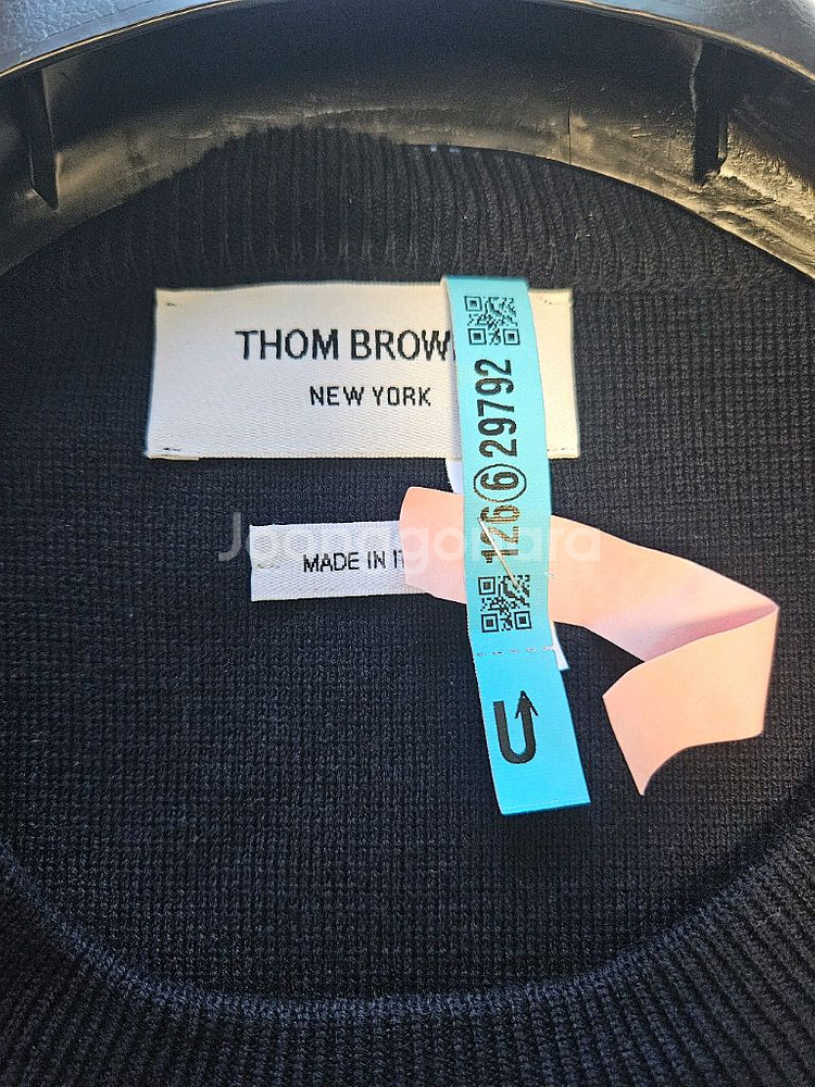 톰브라운 밀라노스티치 니트 4사이즈--3