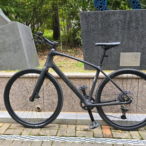 25년형 트렉 FX4 하이브리드 L팝니다.