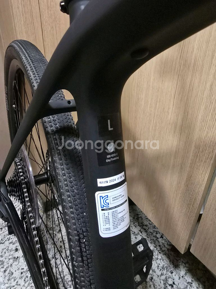 25년형 트렉 FX4 하이브리드 L팝니다.--5