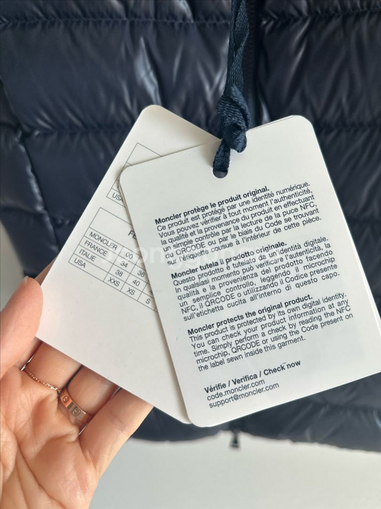정품 몽클레어 가니 패딩 조끼 네이비 1사이즈 새상품--4