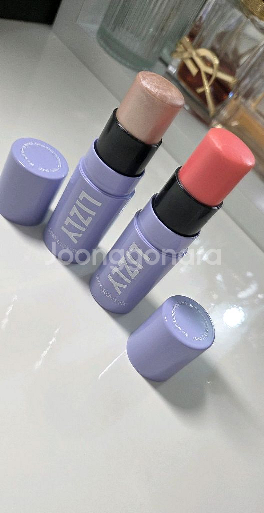 윤광스틱 하이라이터와 스틱블러셔. 브러쉬새것까지 이가격--0