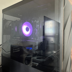 9800X3D + 5080 고사양 게이밍 컴퓨터