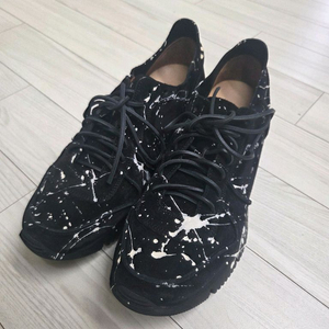 부테로 카레라 블랙 페인팅 39 1/2사이즈 (새상품)