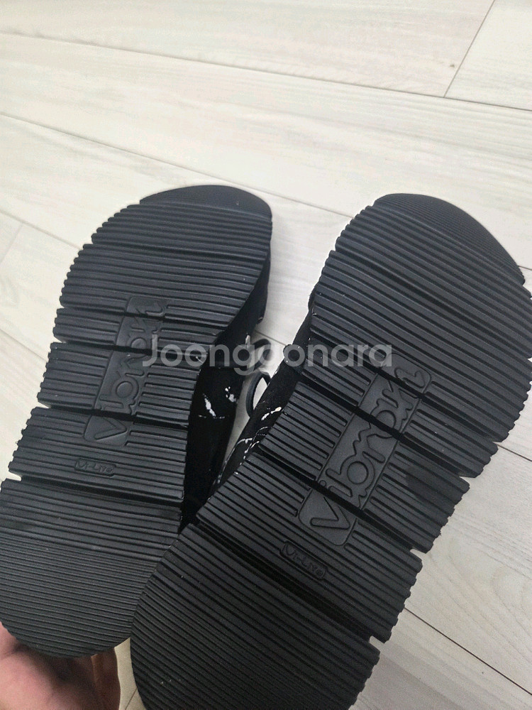 부테로 카레라 블랙 페인팅 39 1/2--4
