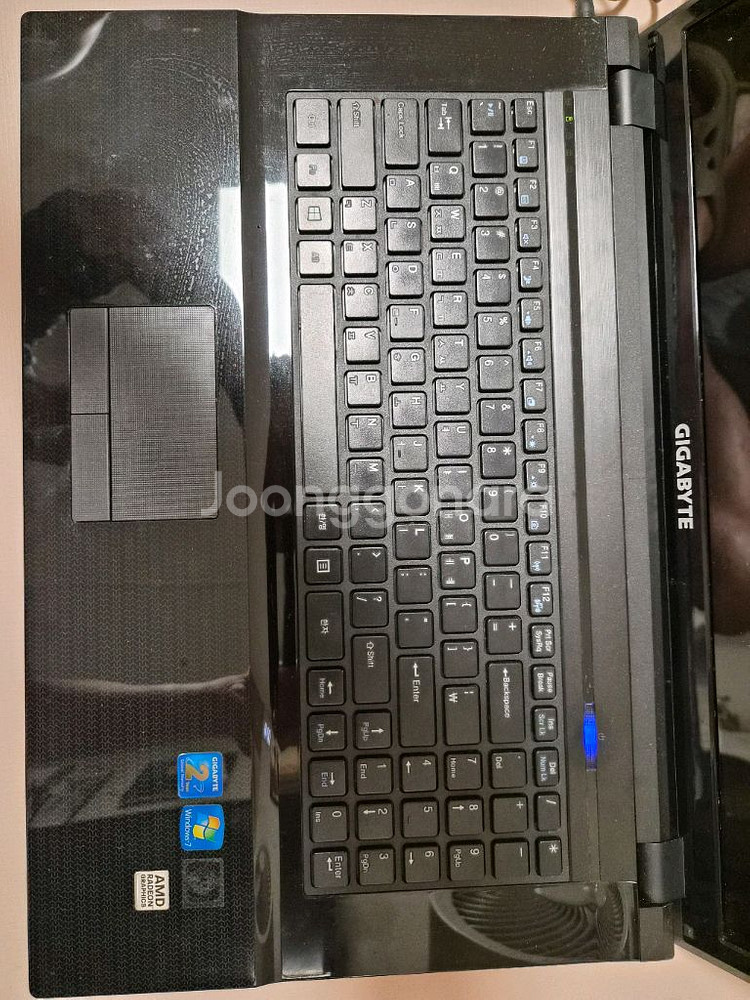 부품용 노트북 기가바이트 17인치 팝니다--2