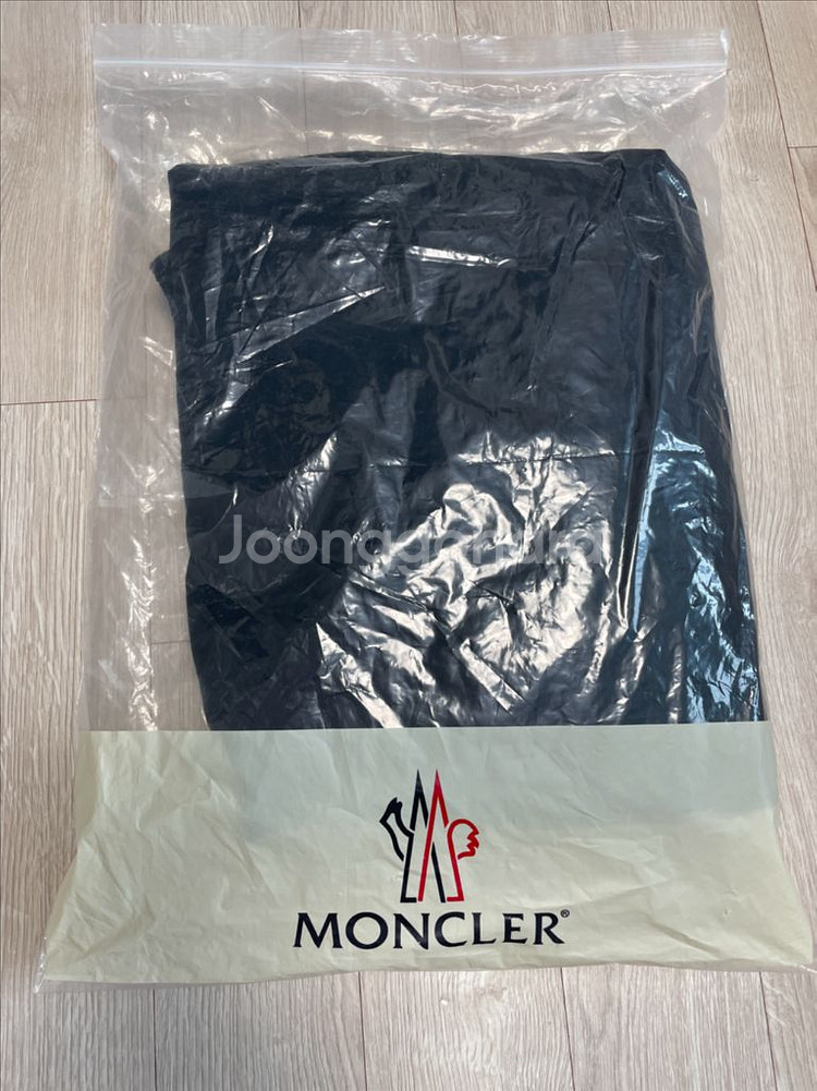 [새상품] 몽클레어 블랙 GRIMPEURS자켓 2사이즈--9