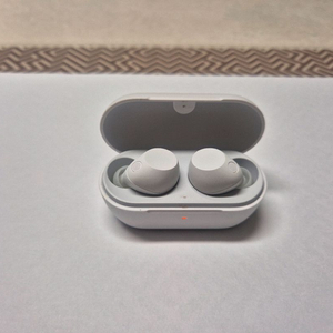 소니의 블루투스 노이즈 캔슬링 이어폰 (WF-C710N