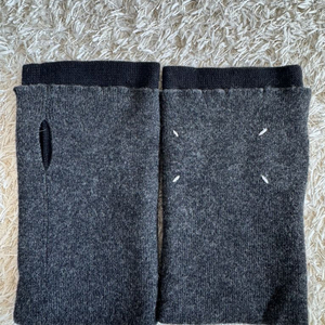 메종 마르지엘라 글로브 핸드워머 판매합니다