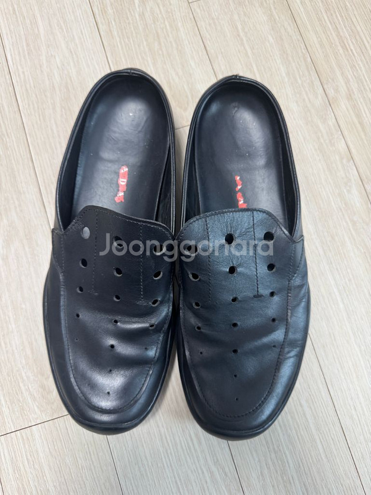 프라다 슬립온 로퍼 판매합니다--0