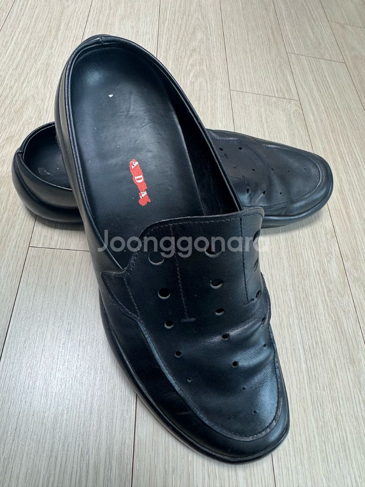 프라다 슬립온 로퍼 판매합니다--1