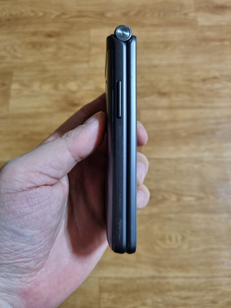 갤럭시폴더2 32기가 그레이 이미지