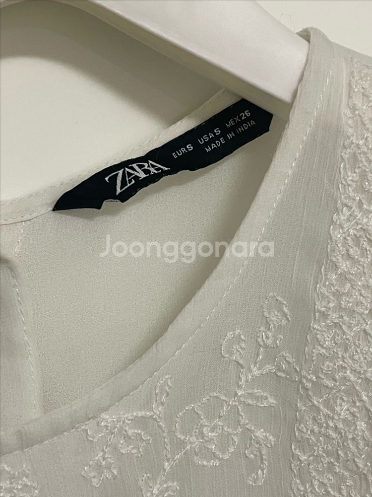 자라 자수 화이트 반팔 쉬폰 블라우스--2