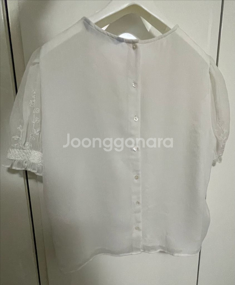 자라 자수 화이트 반팔 쉬폰 블라우스--8