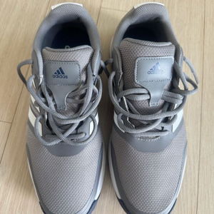 아디다스 테크 리스폰스 SL 판매합니다