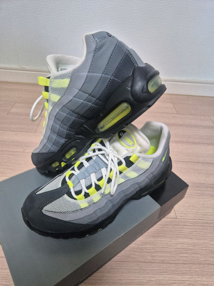 나이키에어맥스95OG 네온 엘로우(형광) 260 특A급 팝니다--3