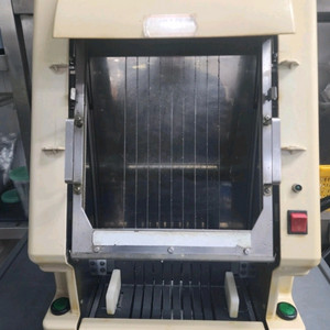 럭키엔지니어링 김밥절단기