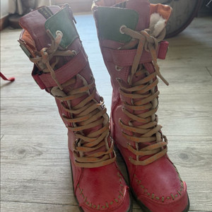 귀엽고 빈티지한 핑크 레이스업 롱부츠 250