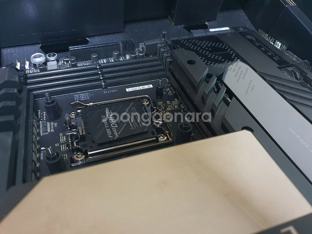 신품급ROG crosshair x670e HERO팝니다--1