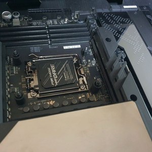 신품급ROG crosshair x670e HERO팝니다