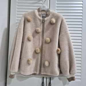 오즈세컨 뽀글이점퍼 팝니다.