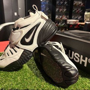 [새상품] 나이키X엠부쉬 어저스트포스 (275)