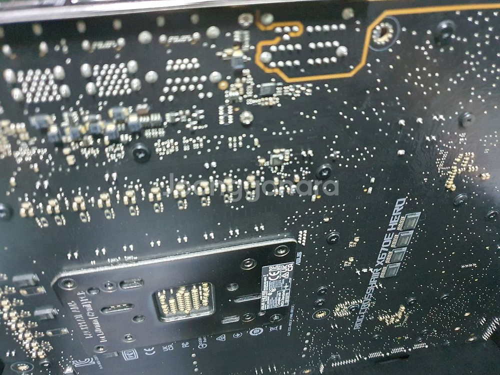 ROG crosshair x670e HERO 팝니다--3