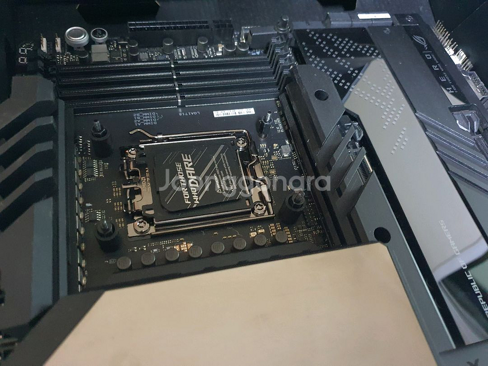 ROG crosshair x670e HERO 팝니다--2
