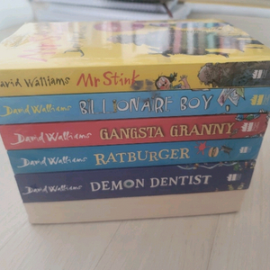 David Walliams 책 5권 세트입니다.새상품