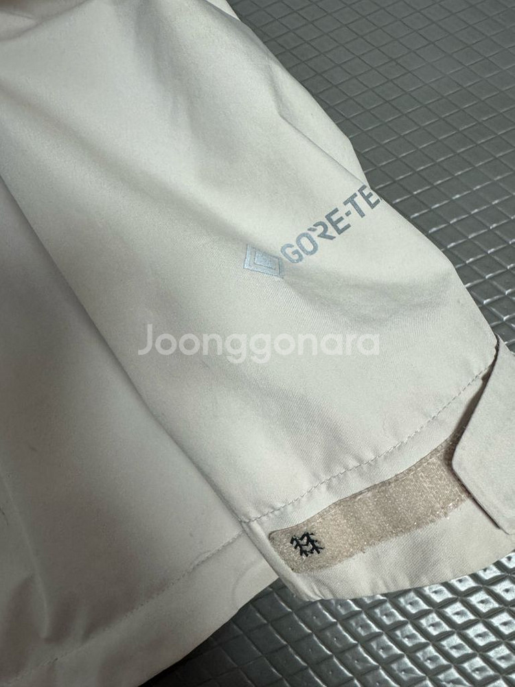 코오롱스포츠 바람막이 크림색 90size--7