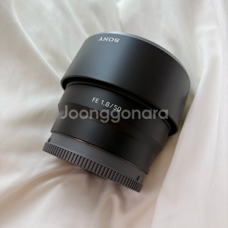 소니 FE 50mm F1.8 풀프레임 렌즈 팝니다!--0