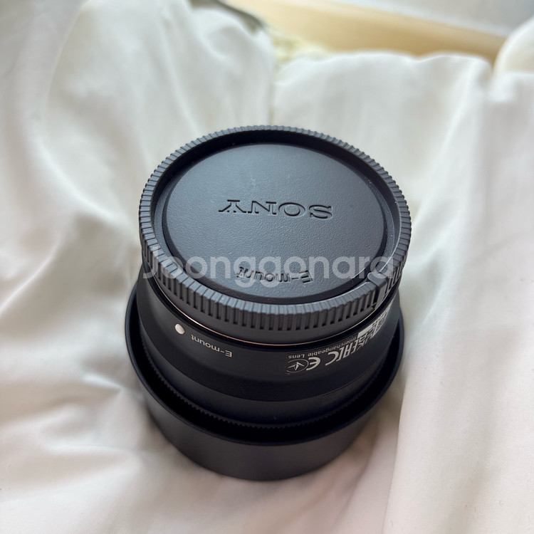 소니 FE 50mm F1.8 풀프레임 렌즈 팝니다!--1
