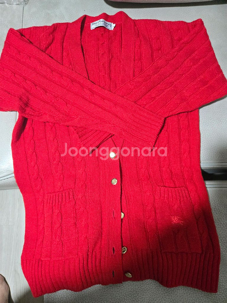 버버리 정품 레드 케이블 니트 가디건 S--0