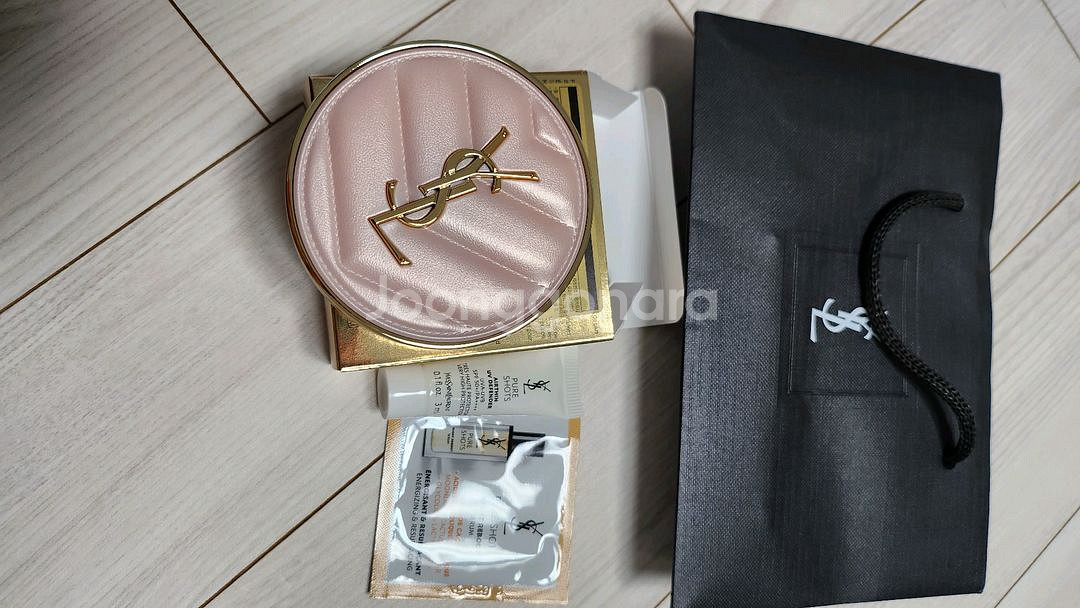 입생로랑 뚜쉬 에끌라 핑크쿠션 새것--1