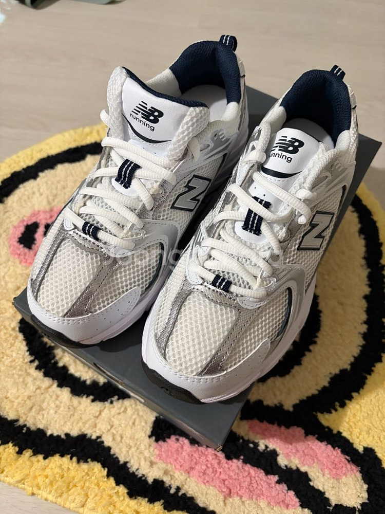새상품) 뉴발란스 MR530SG 225--0
