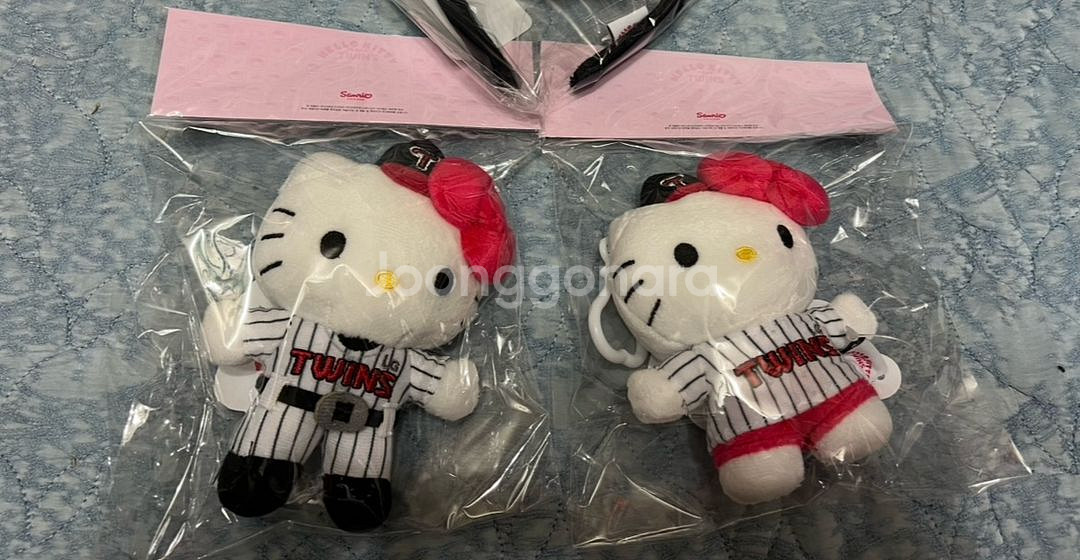 LG 트윈스 엘지 산리오 헬로키티 키링 2종 새상품--0