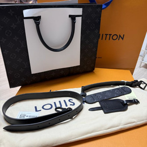 [새제품]모노그램 호리존탈 지페백