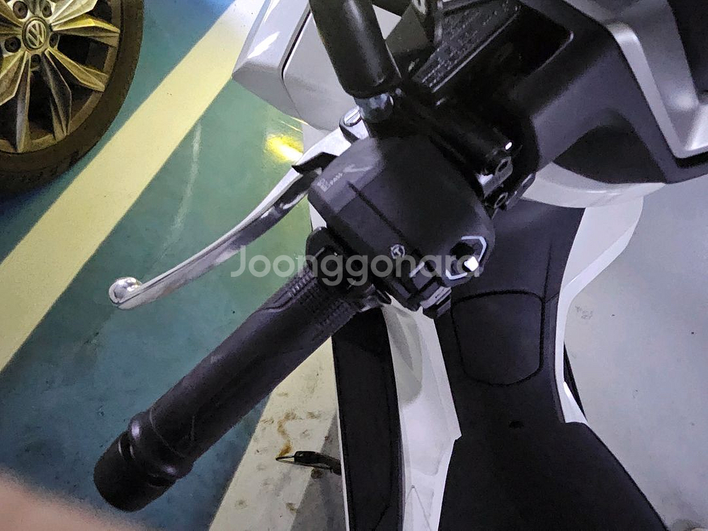 pcx25년식 3478km 배달셋팅 팝니다.--2