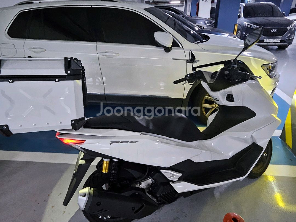 pcx25년식 3478km 배달셋팅 팝니다.--6