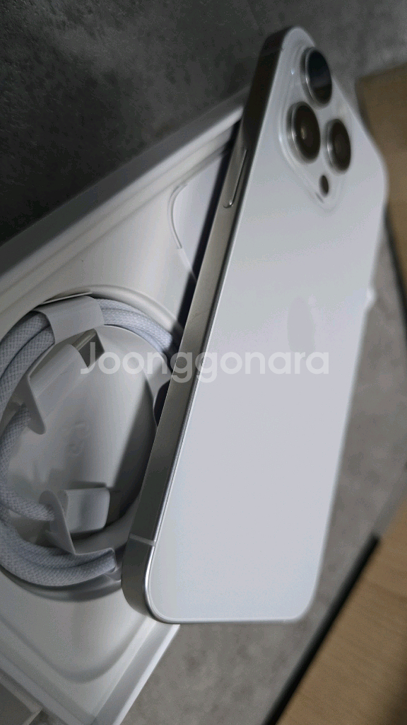 아이폰 15 프로 맥스 256GB 화이트 티타늄 대만판--5