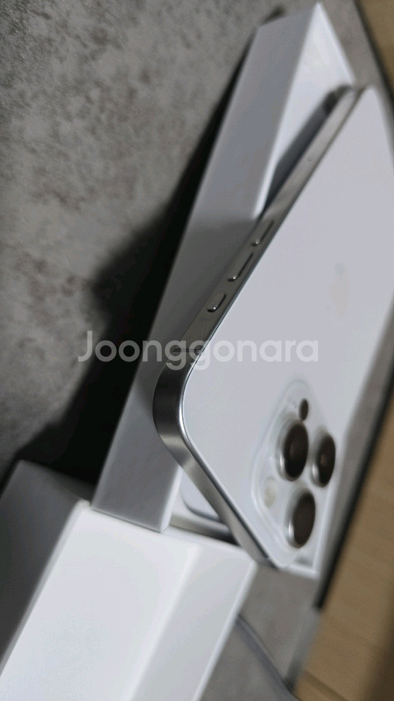 아이폰 15 프로 맥스 256GB 화이트 티타늄 대만판--7