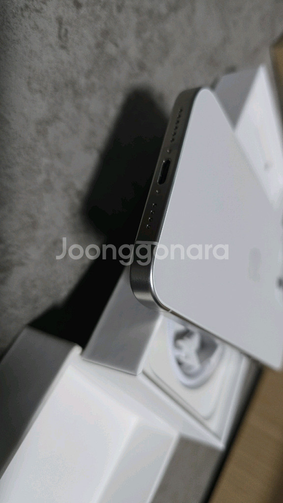 아이폰 15 프로 맥스 256GB 화이트 티타늄 대만판--6