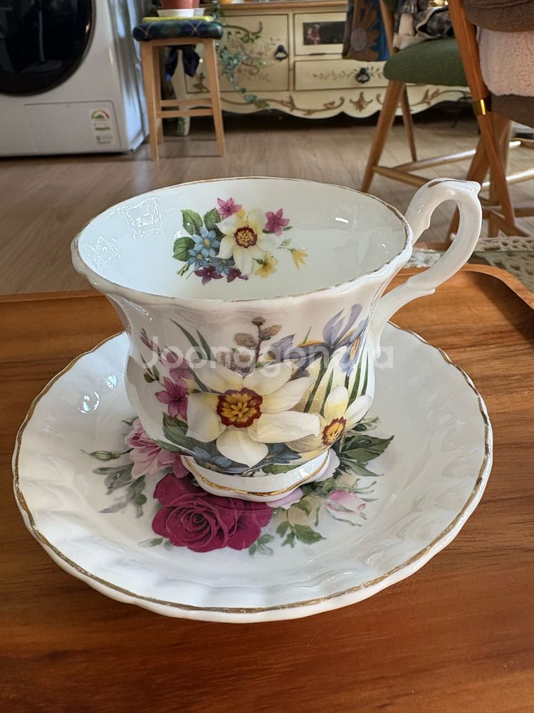 영국크라운도셋본차이나 찻잔 1조--0