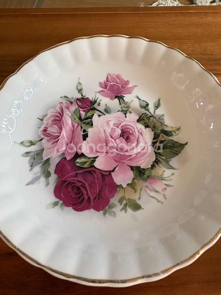 영국크라운도셋본차이나 찻잔 1조--1