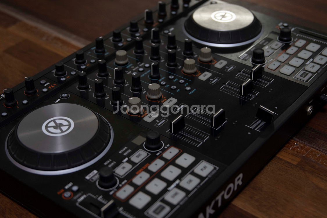 kontrol s4 mk2 팝니다 30만원--0
