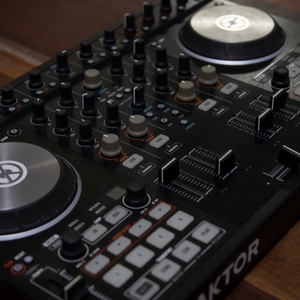 kontrol s4 mk2 팝니다 30만원