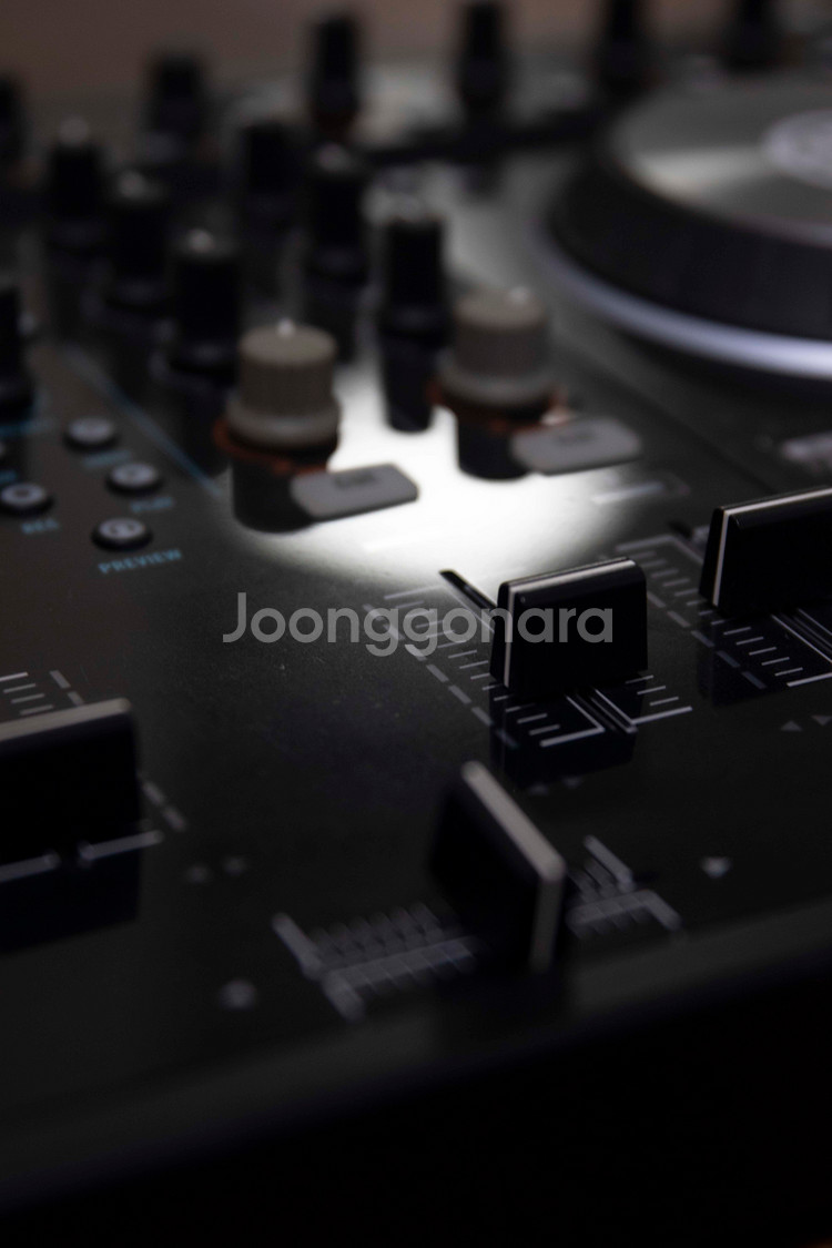 kontrol s4 mk2 팝니다 30만원--2
