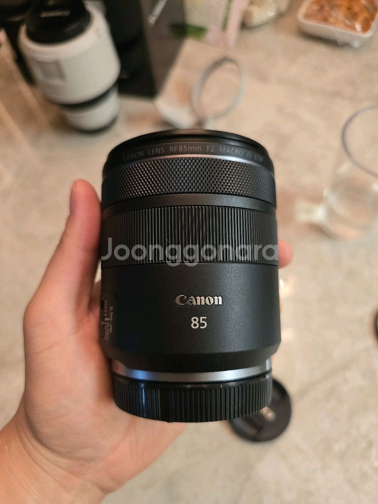 캐논 RF 85mm F2 Macro IS STM 렌즈--1